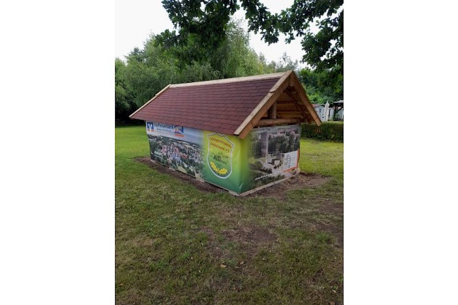 Neue Schutzh&uuml;tte auf dem Jesberger Campingplatz