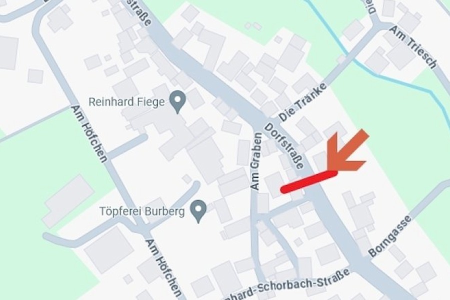 Dorfstra&szlig;e gesperrt